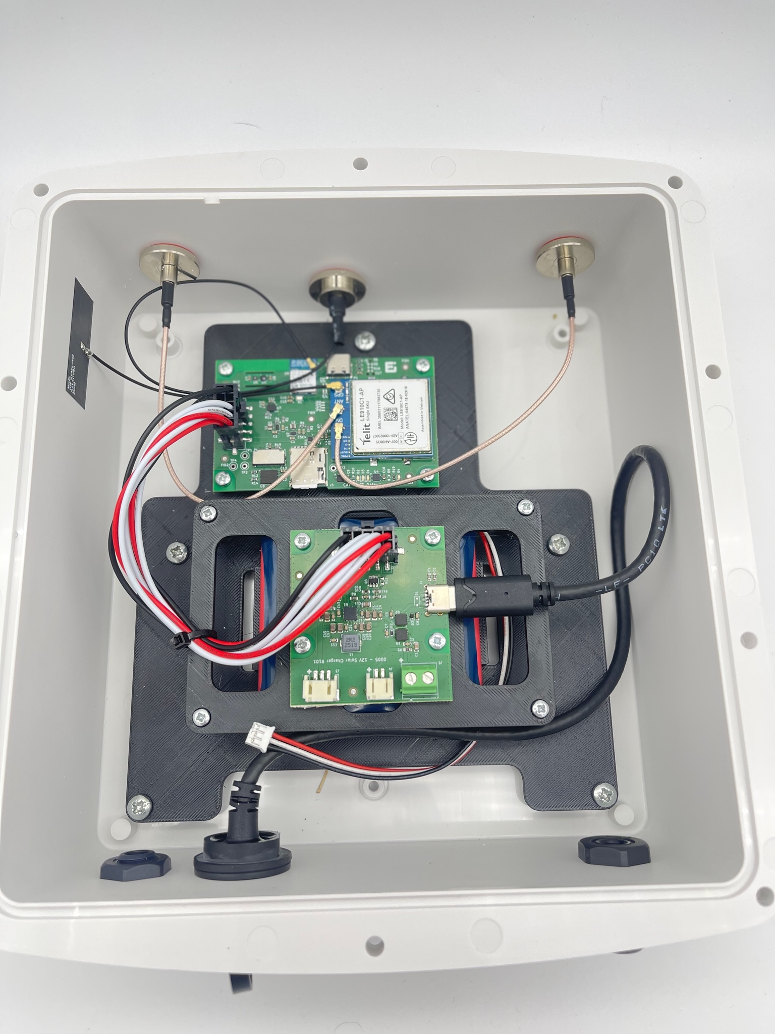 Gateway battery connection
